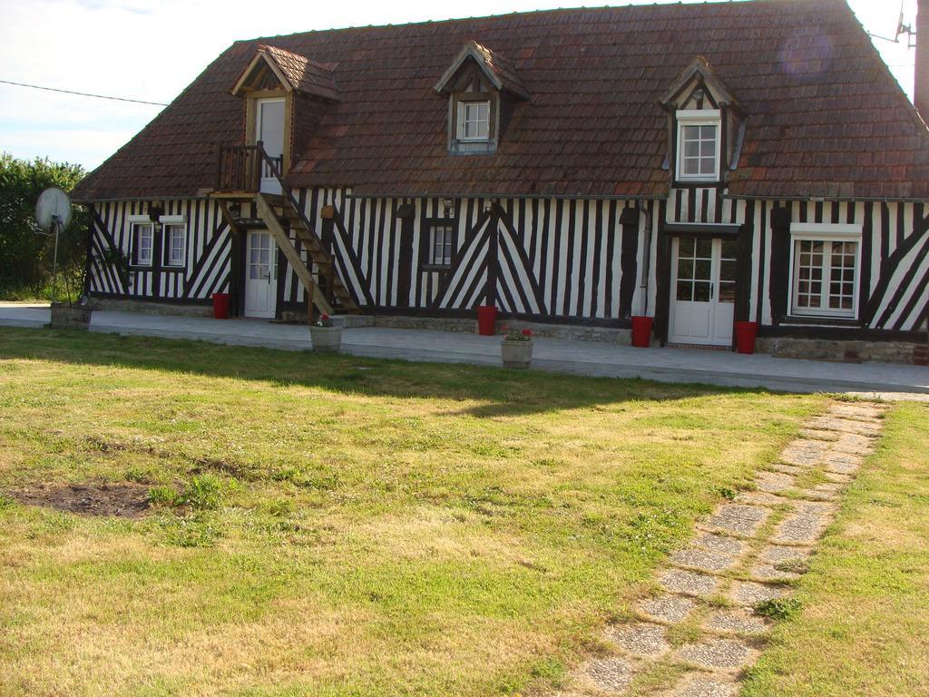 Bed and Breakfast Le Vieux Castel Goustranville Экстерьер фото